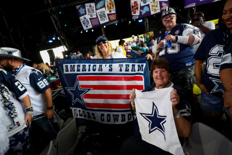 Photo by Kevin Sabitus/Getty Images